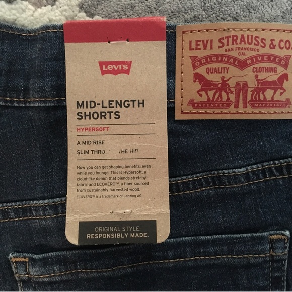 NEW Levi’s Denim Shorts - Picture 4 of 7